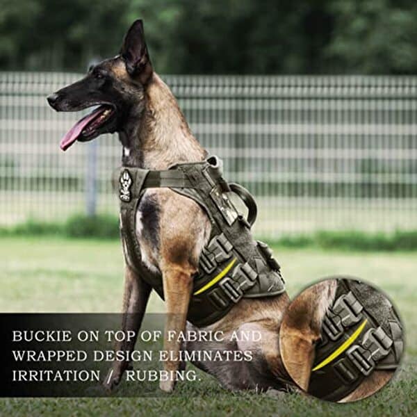 Découvrez le harnais tactique Petac Gear, l'équipement idéal pour le dressage des chiens K9. Robuste, confortable et sécurisant, ce gilet est parfait pour les activités quotidiennes.