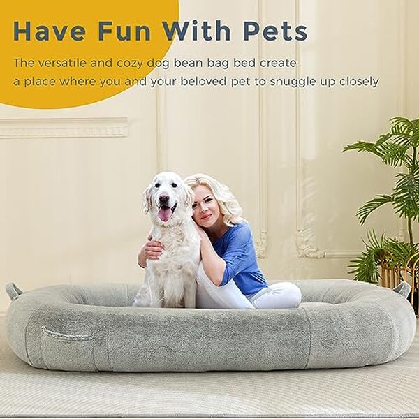 Découvrez le lit géant MAXYOYO pensé pour le confort des chiens et humains : un espace de détente spacieux et pratique pour partager des moments cosy avec votre animal préféré