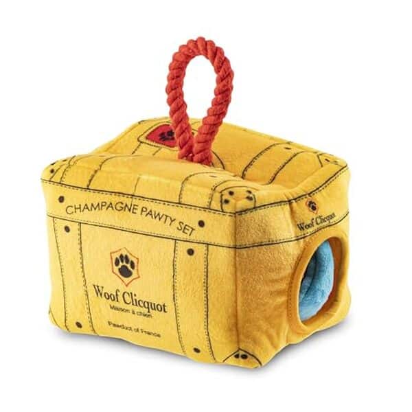 Découvrez notre analyse en profondeur du jouet en peluche Woof Clicquot Pawty de Haute Diggity Dog : qualité, sécurité et plaisir pour votre compagnon à quatre pattes.